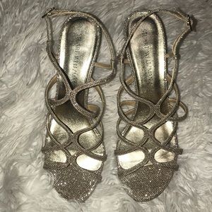 🔥Stuart Weitzman turning up luxury sandal.🔥